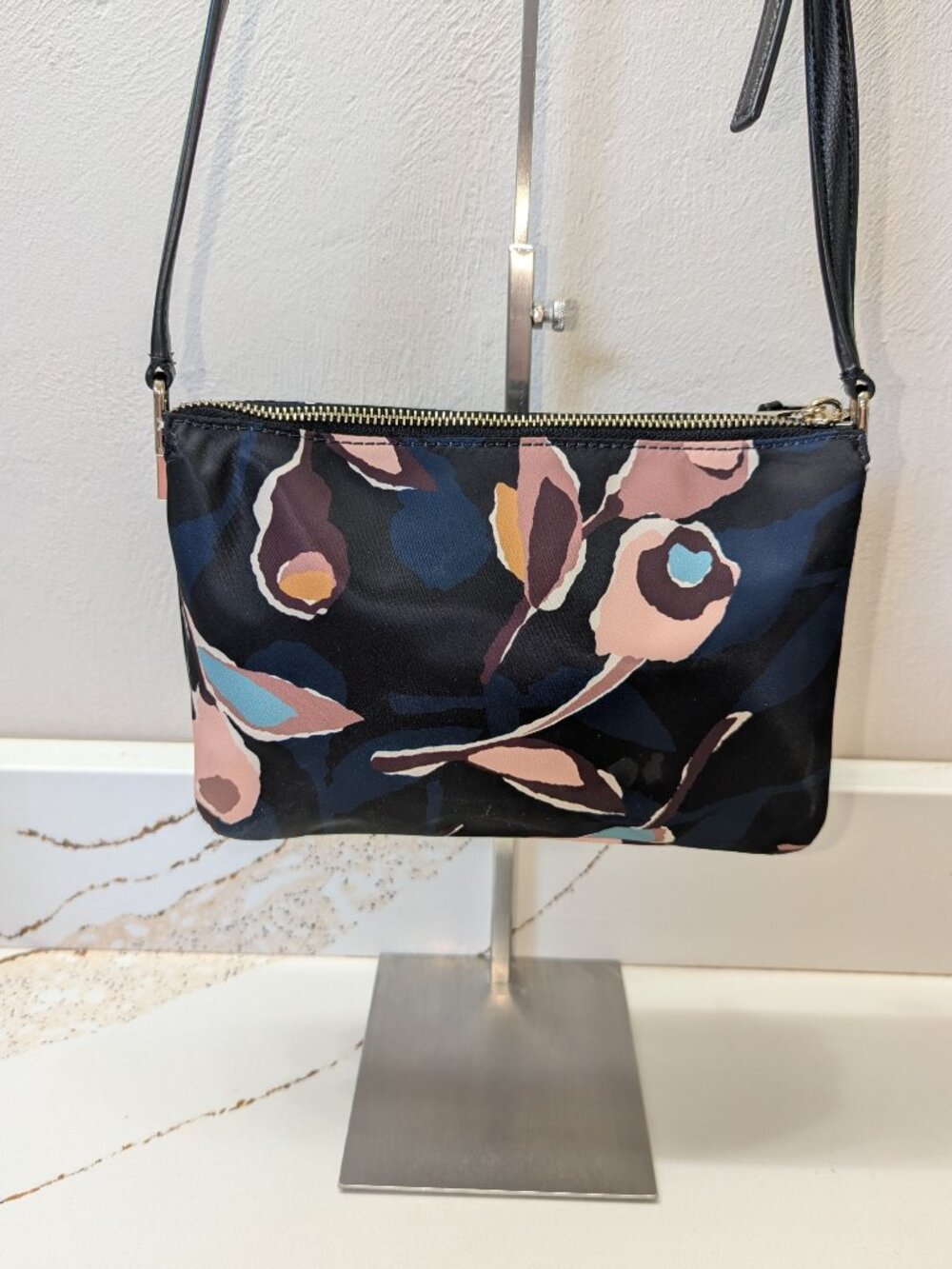 🔥LS🔥kate spade Black Floral Crossbody - Picture 4 of 5
